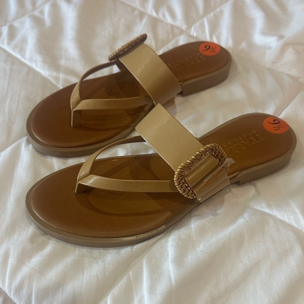NEW Italian Shoemakers Tan Sandals size 9 1/2